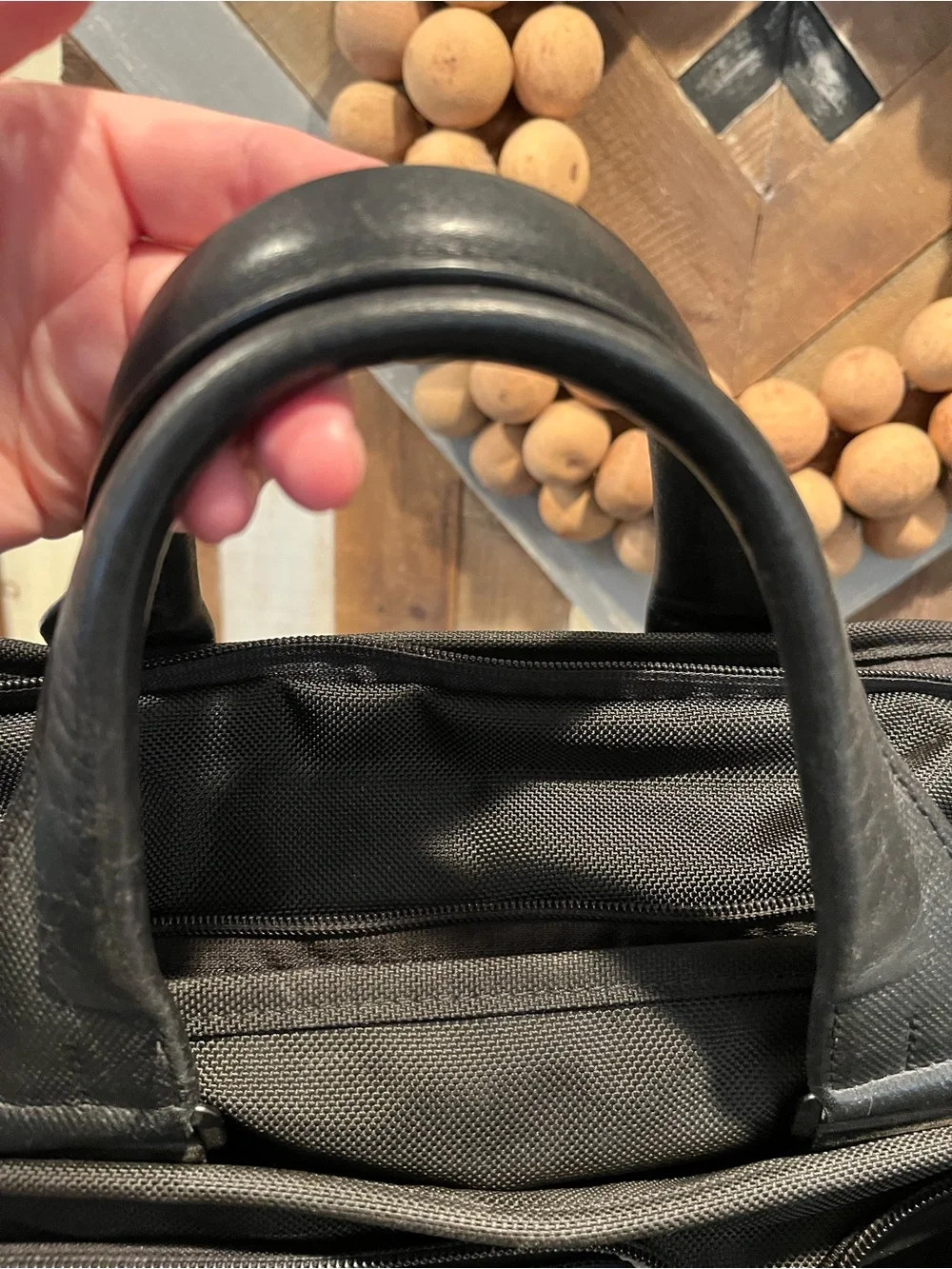 Tumi Alpha 2 expanded soft briefcase crossbody/handle bag